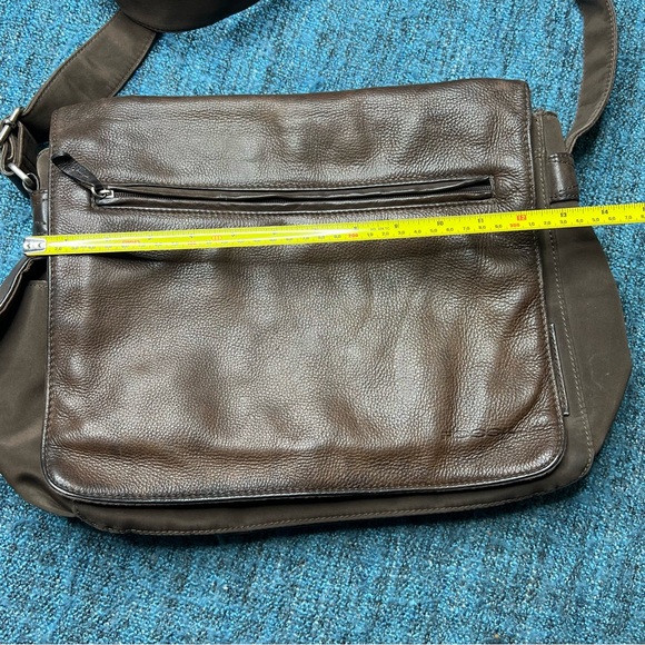 Fossil Genuine Leather Messenger Bag Crossbody Book Bag in Brown - Picture 5 of 11